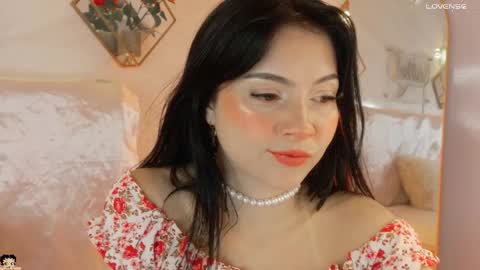 naamah_b online show from 4, 11, 2025