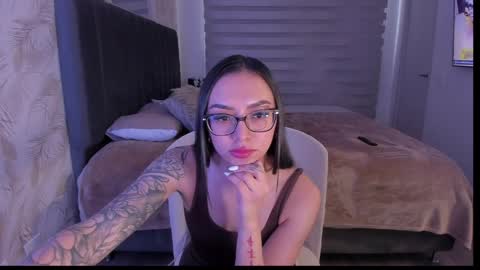 Snapshot of naath_ chatting on 5, 4, 2026 anny online show from 5, 4, 2026