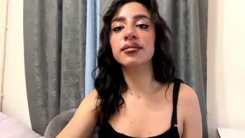 Snapshot of nadinevanni chatting on 4, 7, 2026 Leya online show from 4, 7, 2026