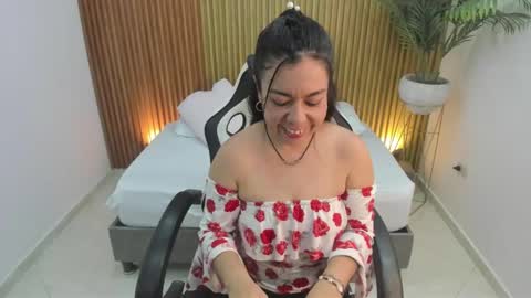 N A H I A online show from 11, 2, 2025