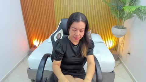 N A H I A online show from 4, 3, 2025