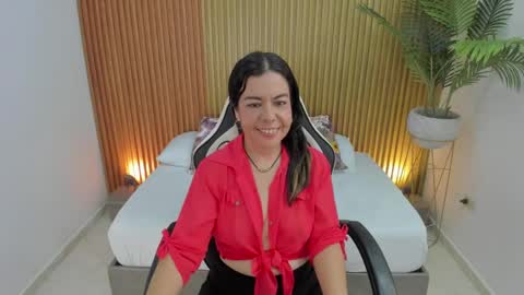 N A H I A online show from 6, 3, 2025