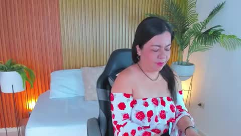 N A H I A online show from 19, 11, 2025