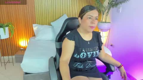 Snapshot of nahia_13 chatting on 2, 5, 2026 N A H I A online show from 2, 5, 2026
