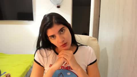 independent model online show from 25, 10, 2025