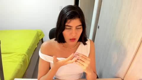 independent model online show from 31, 3, 2026