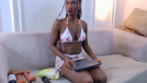 Snapshot of nahomi_williams_ chatting on 15, 7, 2026 Nahomi online show from 15, 7, 2026