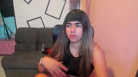 NahomiConnorr online show from 17, 12, 2025