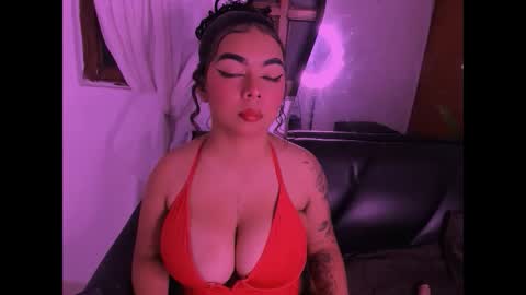 Snapshot of nahomy_hancook chatting on 22, 11, 2025 nahomy_hancook online show from 22, 11, 2025