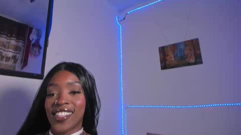 Nahomy  online show from 5, 3, 2026