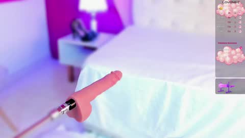 Nahomy Roberts online show from 11, 1, 2025