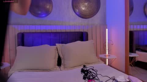 Naisha Ford online show from 9, 1, 2026