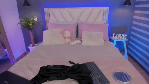 Naisha Ford online show from 9, 4, 2026