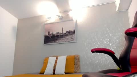   online show from 21, 11, 2025