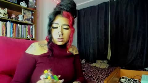 Snapshot of nana_cirkuss chatting on 26, 10, 2025 Val  online show from 26, 10, 2025