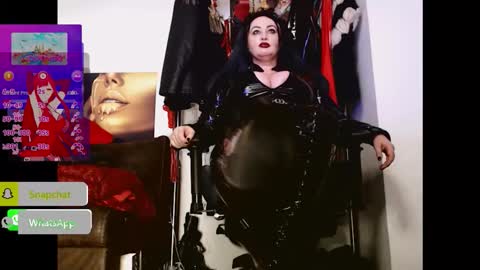 Snapshot of nanalagloss chatting on 15, 11, 2025 NanaLaGloss online show from 15, 11, 2025