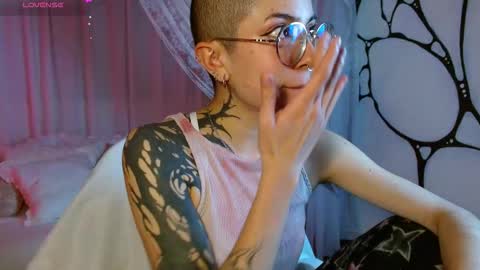 Snapshot of nanaxnana chatting on 18, 12, 2025 Alma Maria online show from 18, 12, 2025