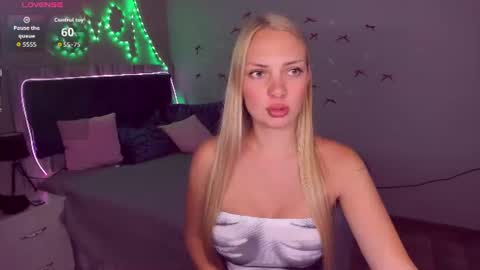 Snapshot of nancysummer chatting on 25, 7, 2026 NancySummer online show from 25, 7, 2026