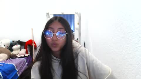 nanilux_1 online show from 10, 9, 2025