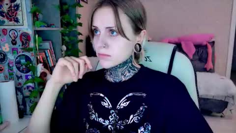 Snapshot of nanitamoore chatting on 19, 7, 2026 Monday-Friday 12-4 AM and 6-9 AM New York time online show from 19, 7, 2026