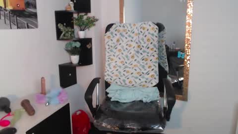 Snapshot of nany_pretty chatting on 18, 12, 2024 nany_pretty online show from 18, 12, 2024