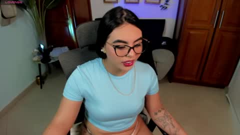Snapshot of naomi_aniston chatting on 25, 5, 2026 naomi_aniston online show from 25, 5, 2026
