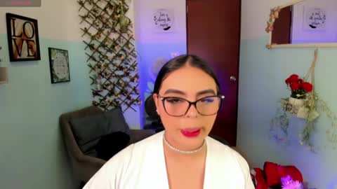 Snapshot of naomi_aniston chatting on 6, 6, 2026 naomi_aniston online show from 6, 6, 2026
