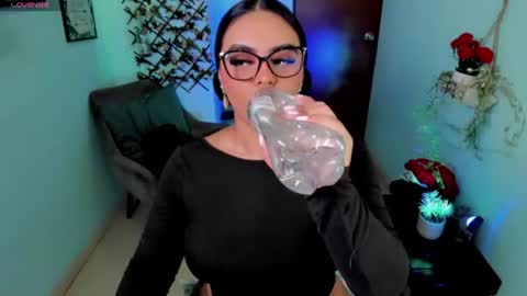 Snapshot of naomi_aniston chatting on 9, 6, 2026 naomi_aniston online show from 9, 6, 2026