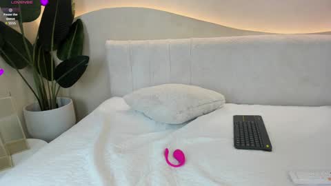 Snapshot of naomi_dasilva chatting on 9, 1, 2025 Naomi online show from 9, 1, 2025