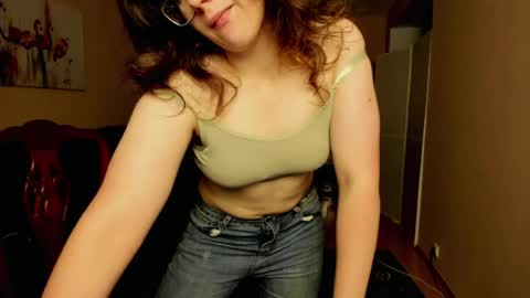 Snapshot of naomi_di chatting on 1, 7, 2026 naomi_di online show from 1, 7, 2026