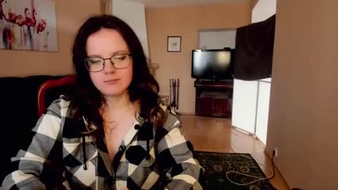 Snapshot of naomi_di chatting on 13, 7, 2026 naomi_di online show from 13, 7, 2026