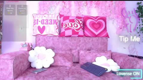 naomi_femme online show from 15, 5, 2026