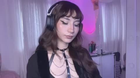 Snapshot of naomi_gyal chatting on 8, 7, 2026 Naomi online show from 8, 7, 2026