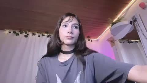Snapshot of naomi_gyal chatting on 18, 7, 2026 Naomi online show from 18, 7, 2026