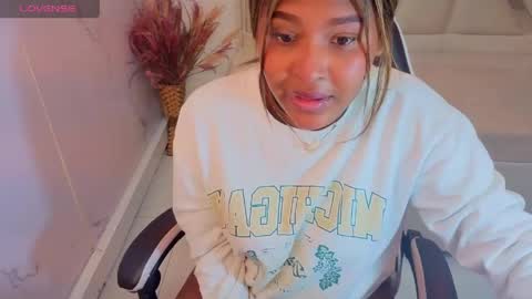 Snapshot of naomi_tp chatting on 28, 5, 2026 Naomi online show from 28, 5, 2026