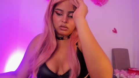 Snapshot of naomi_velour chatting on 21, 5, 2026 naomi_velour online show from 21, 5, 2026