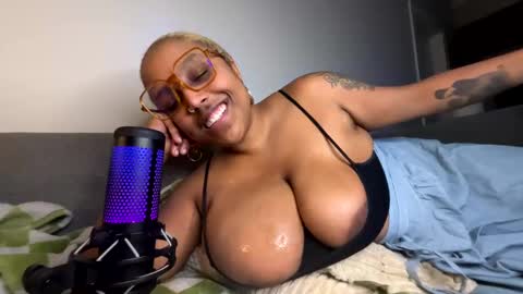 Naomigiirl6 online show from 14, 2, 2025