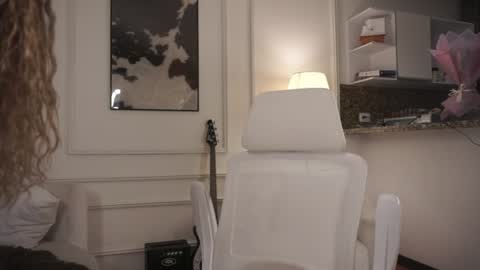 Snapshot of naomigomezz chatting on 19, 6, 2026 Naomi online show from 19, 6, 2026