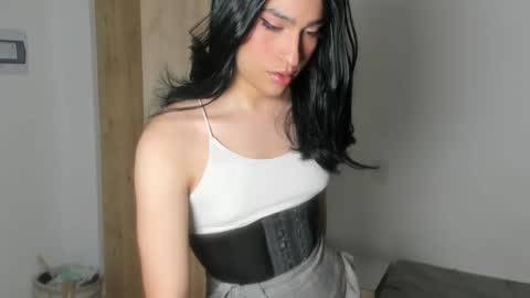 Snapshot of naomimoore chatting on 27, 2, 2026 Naomi Moore online show from 27, 2, 2026