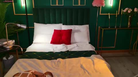 Naomi online show from 3, 10, 2025