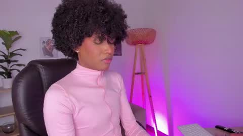 Snapshot of naomisaenz_ chatting on 29, 6, 2026 N A O M I online show from 29, 6, 2026