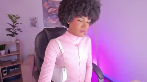 Snapshot of naomisaenz_ chatting on 15, 7, 2026 N A O M I online show from 15, 7, 2026