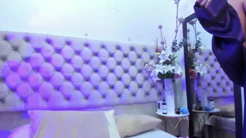 NaomiWhite online show from 23, 7, 2026