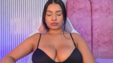 Naomy  online show from 31, 5, 2026