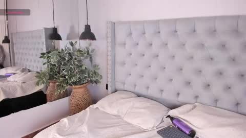 I am Naomy online show from 4, 5, 2026