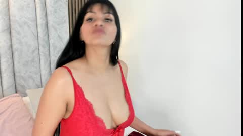 Naomy Smith online show from 9, 1, 2025