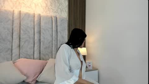 Naomy Smith online show from 13, 1, 2025