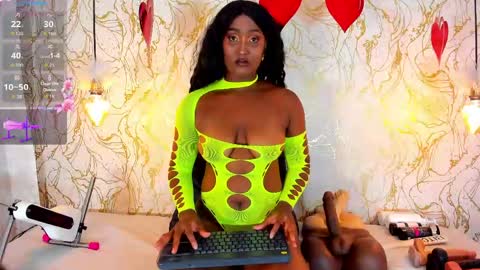 Snapshot of naomyy_cooper chatting on 20, 5, 2026 Naomy online show from 20, 5, 2026