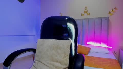 Snapshot of nascary_fox chatting on 23, 2, 2026 Nascary Fox online show from 23, 2, 2026