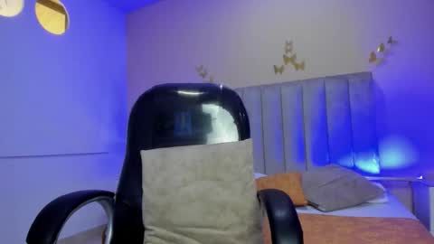 Snapshot of nascary_fox chatting on 5, 3, 2026 Nascary Fox online show from 5, 3, 2026